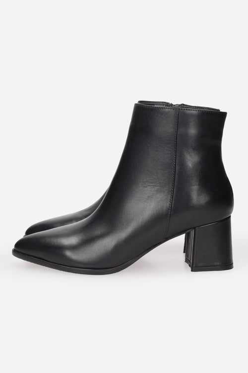 NERO | ALBANO - D 605 Tronchetto