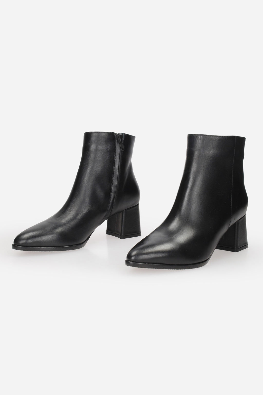 NERO | ALBANO - D 605 Tronchetto