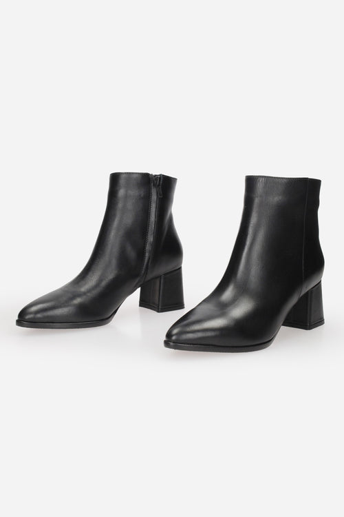 NERO | ALBANO - D 605 Tronchetto