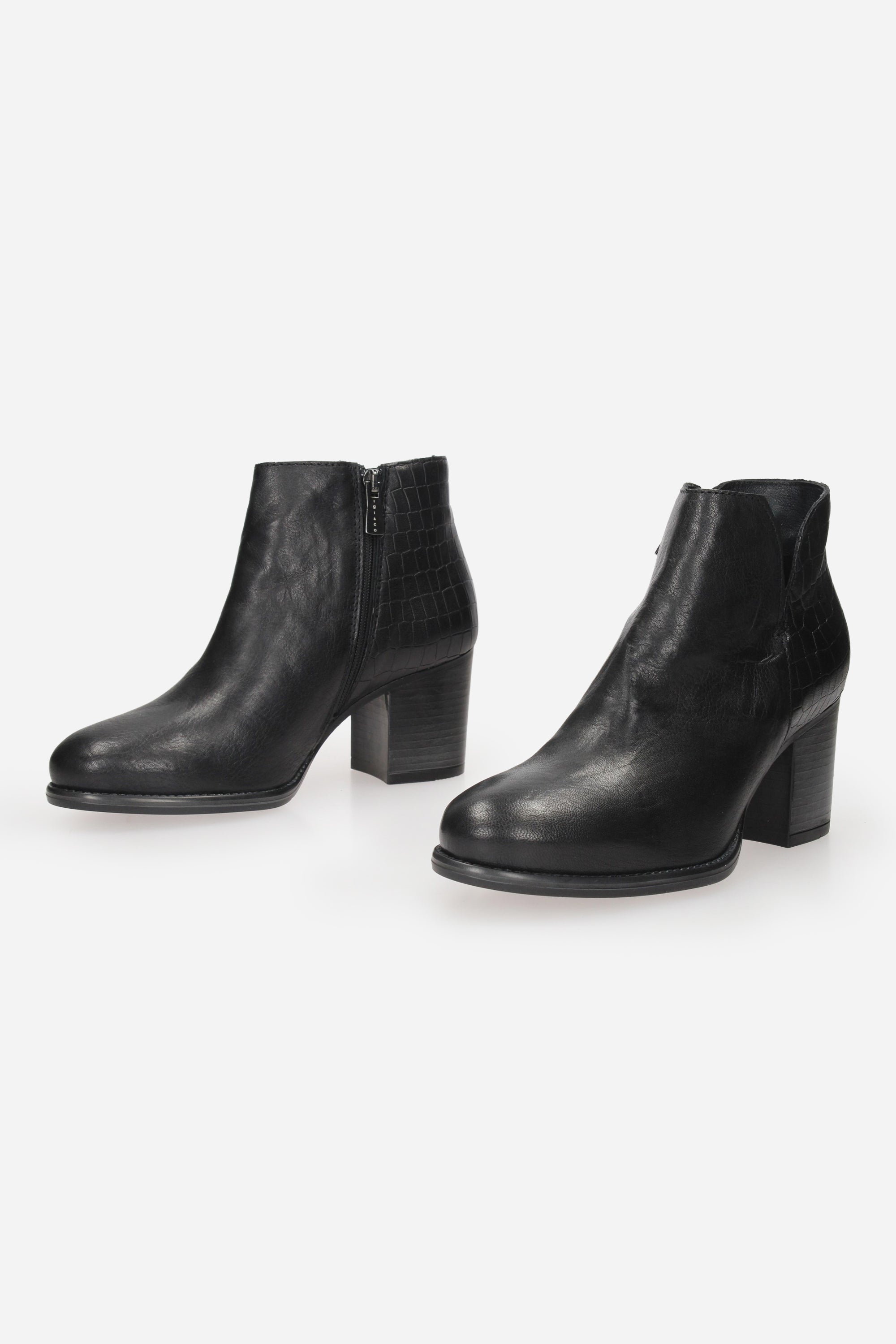 NERO | IGI & CO - D 8699000 Tronchetto