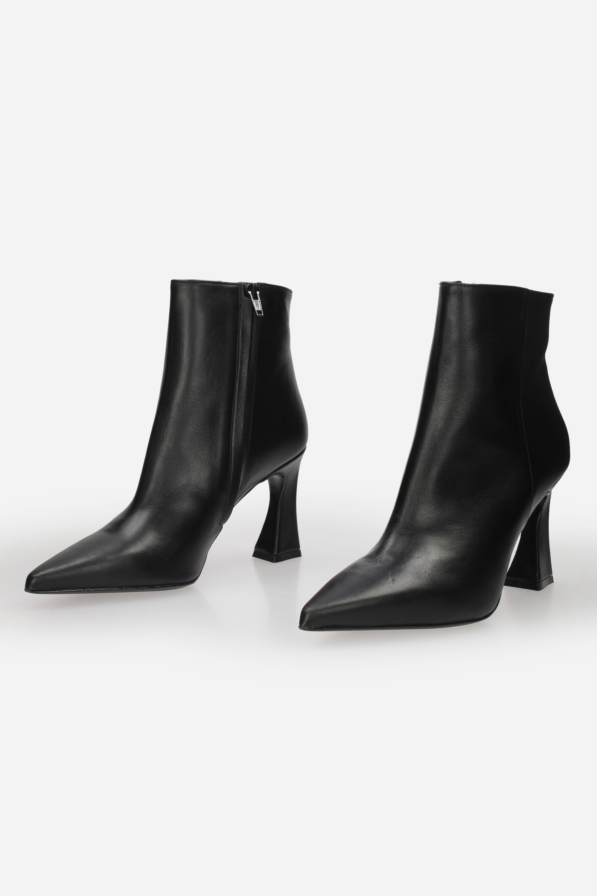 NERO | ALBANO - D 2903 Tronchetto