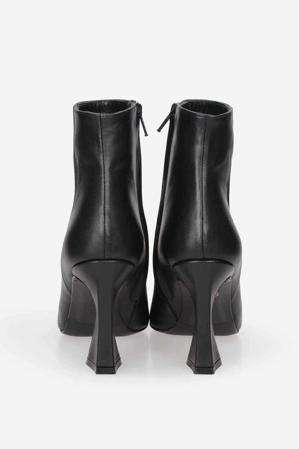 NERO | ALBANO - D 2903 Tronchetto