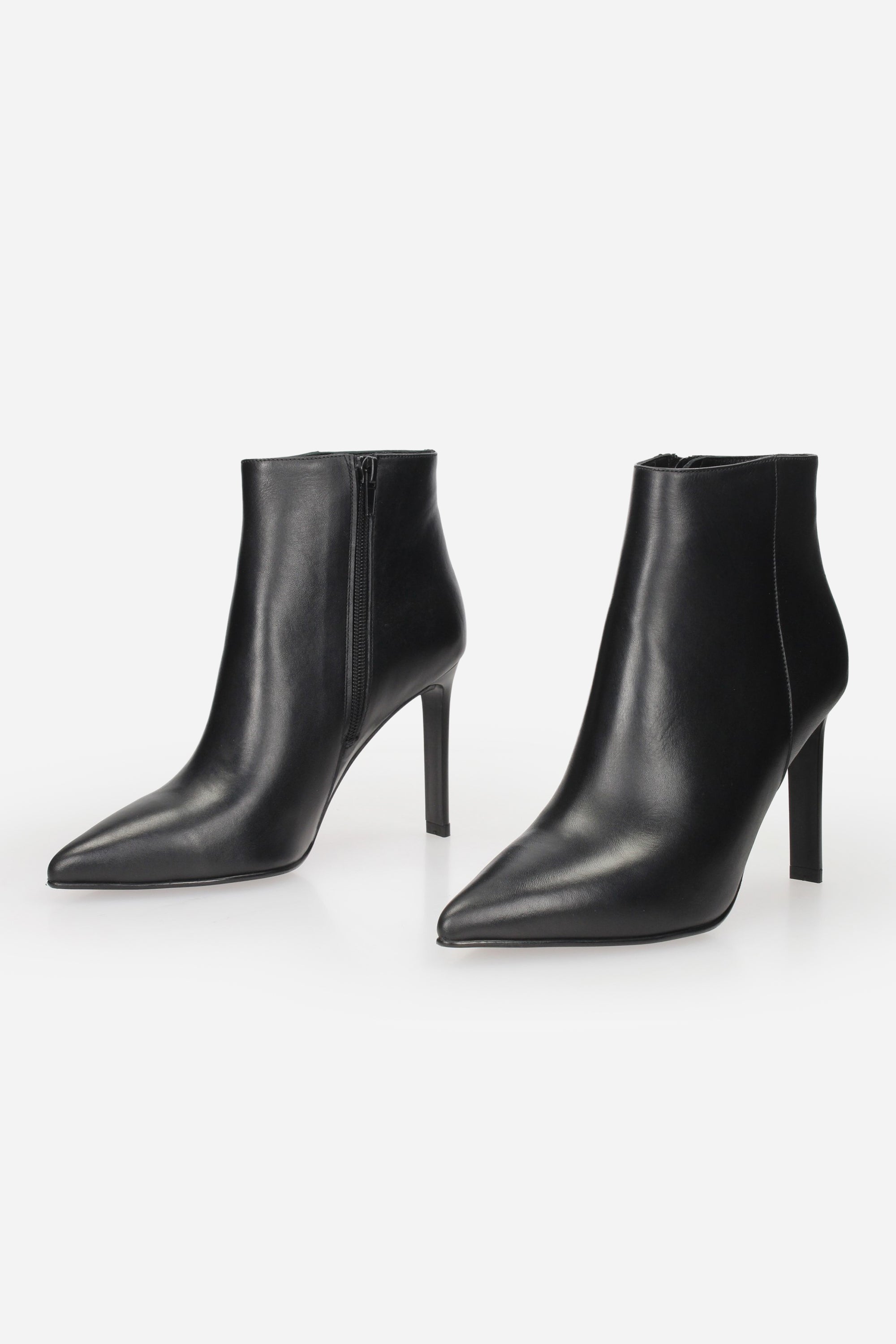 NERO | ALBANO - D 3002 Tronchetto