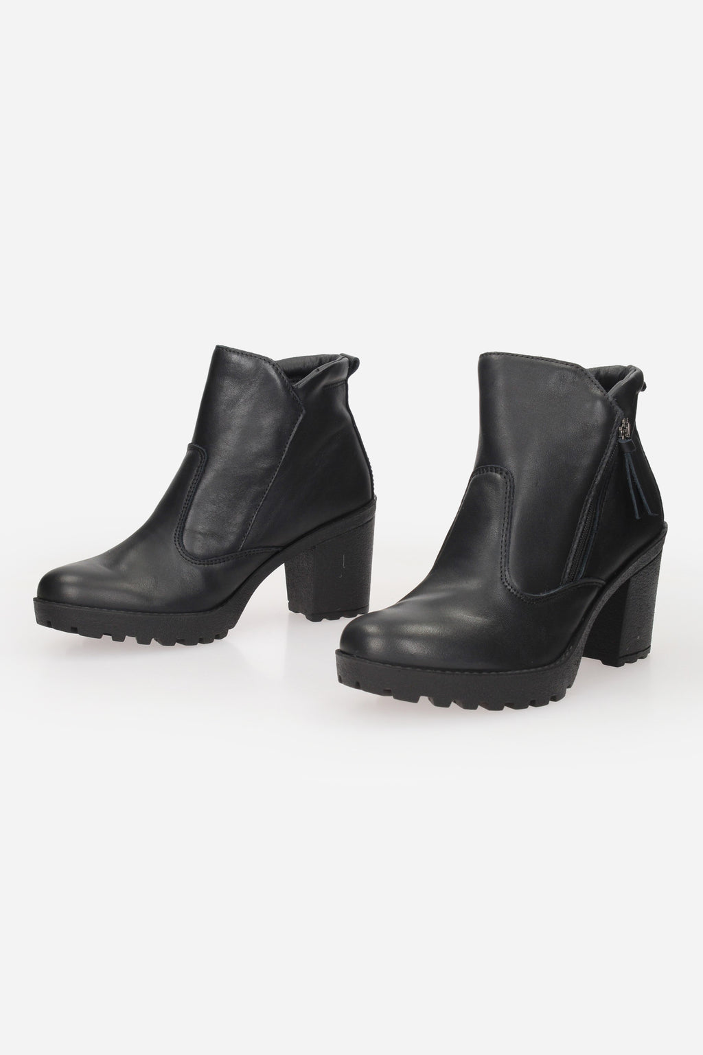 NERO | IGI & CO - D 8661300 Tronchetto