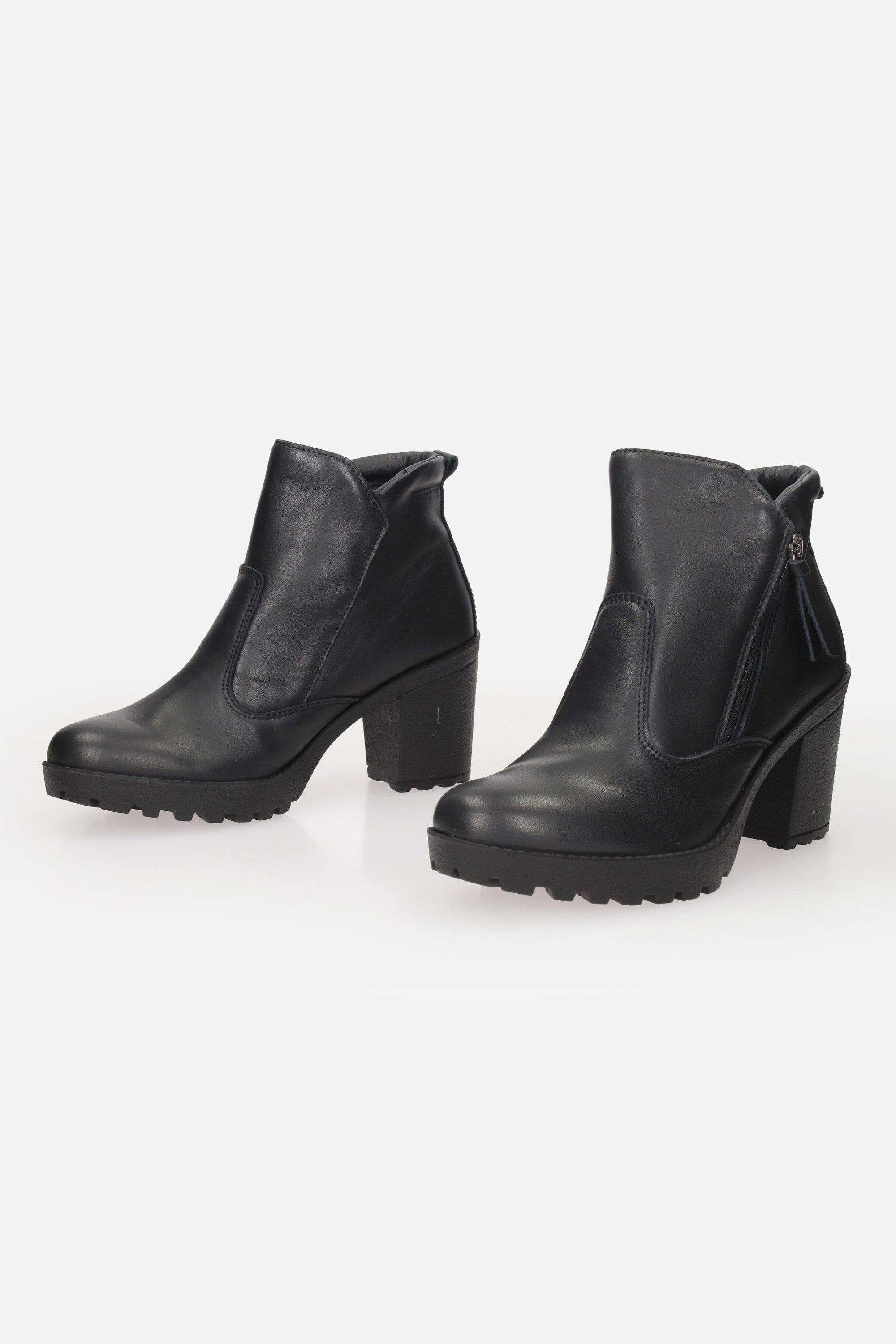 NERO | IGI & CO - D 8661300 Tronchetto