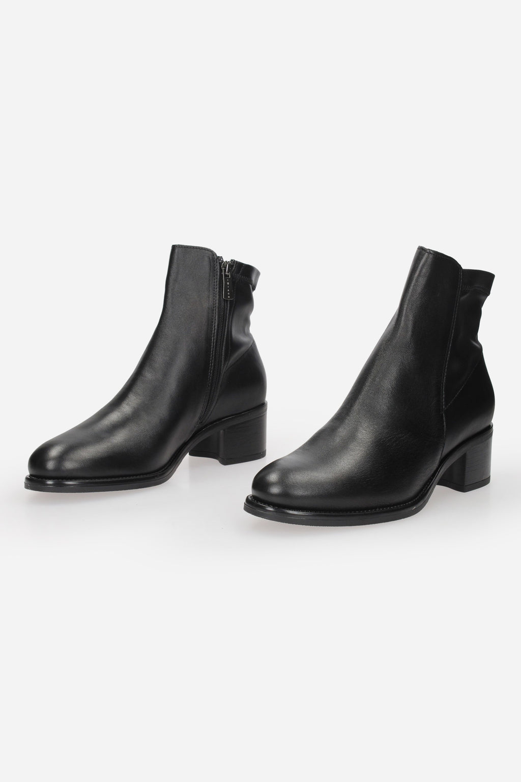 NERO | IGI & CO - D 8687600 Tronchetto