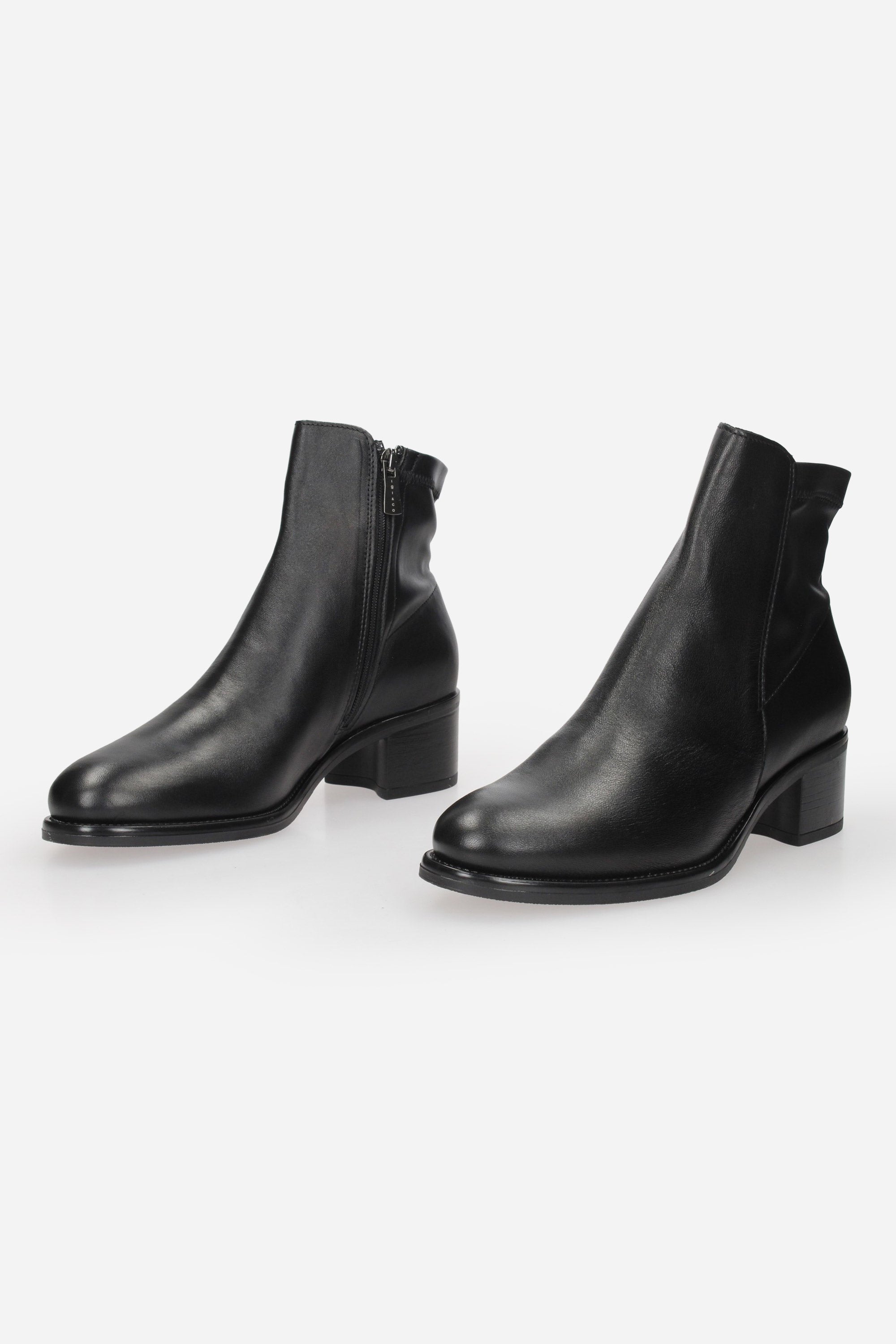 NERO | IGI & CO - D 8687600 Tronchetto