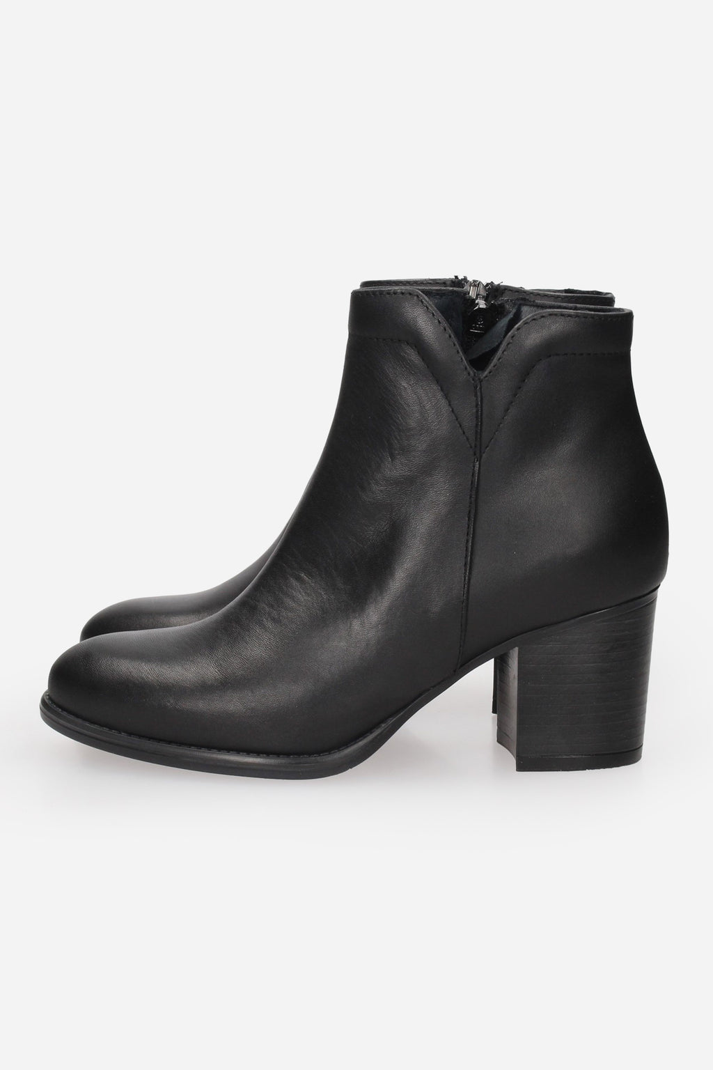 NERO | IGI & CO - D 8688600 Tronchetto