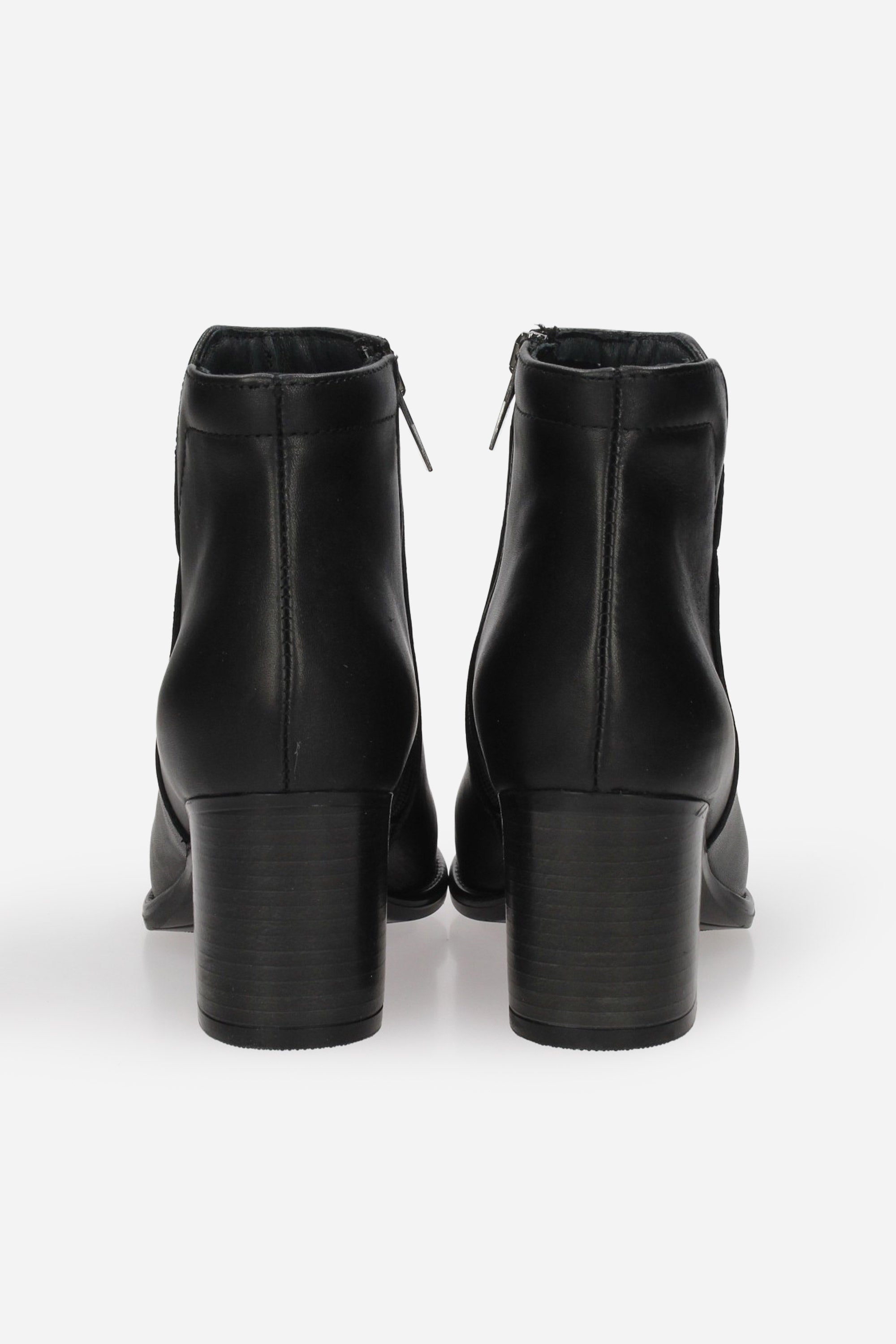 NERO | IGI & CO - D 8688600 Tronchetto