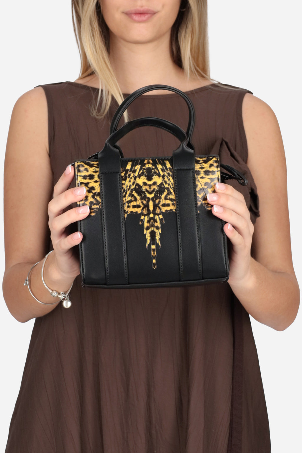 NERO | COUNTY OF MILAN - D COMAS260453 Borsa